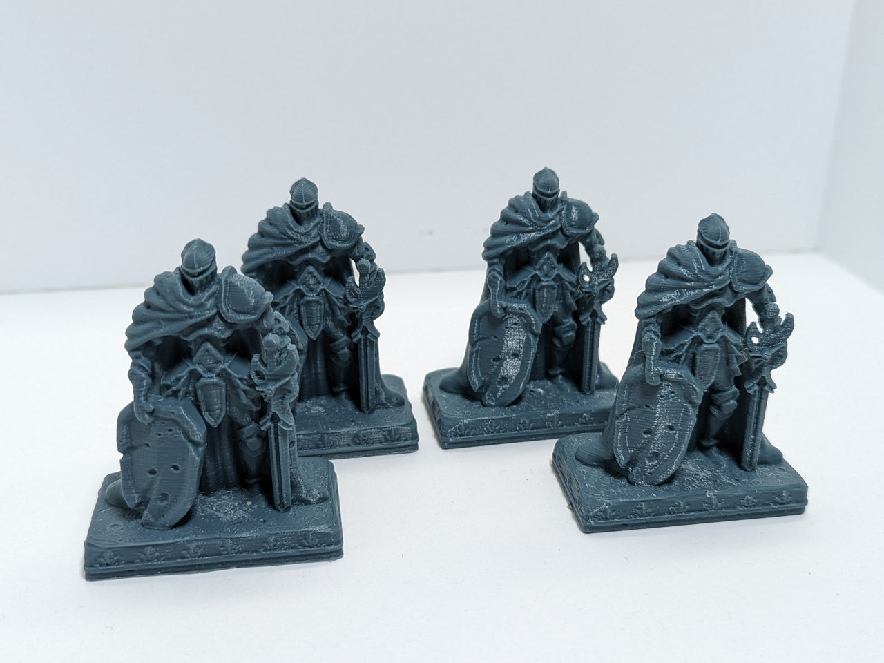 Knight Statues - Unpainted (4 Pieces)